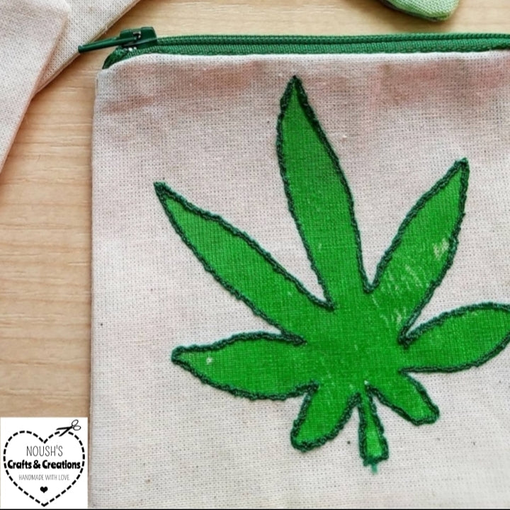 Noush's Arts & Crafts ~ natural hemp leaf purse